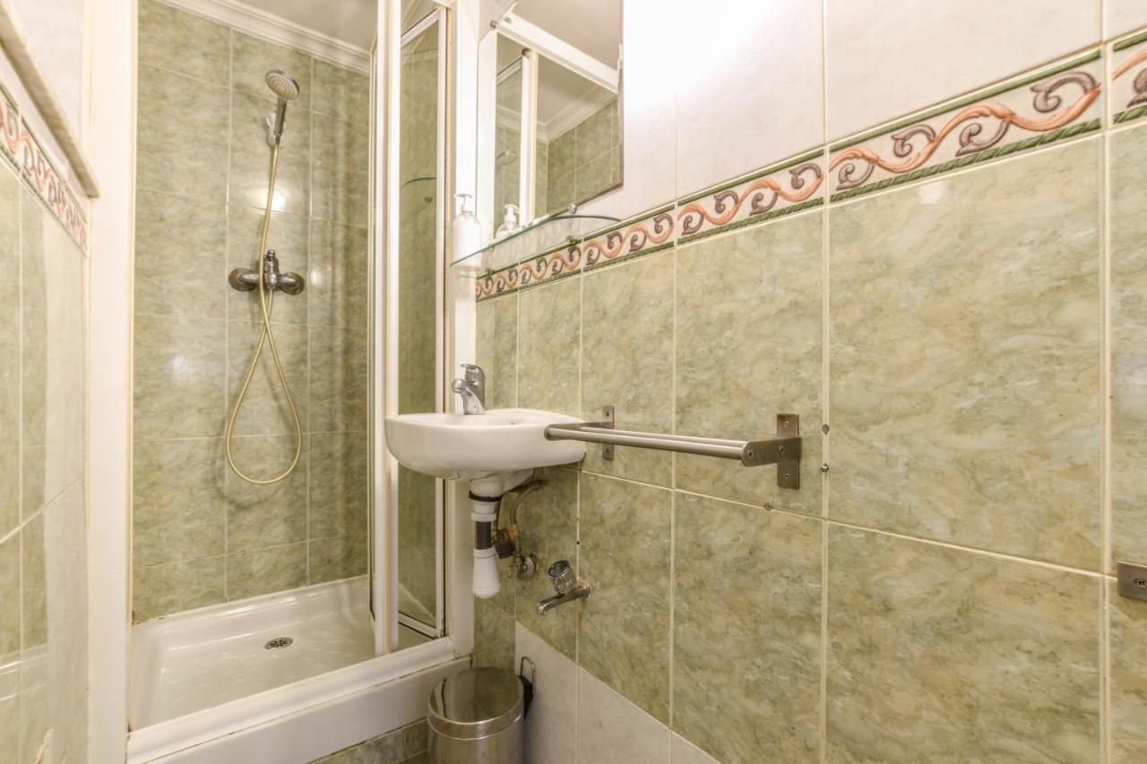 Apartamento Plaza De Lavpies Apartment Мадрид Екстериор снимка