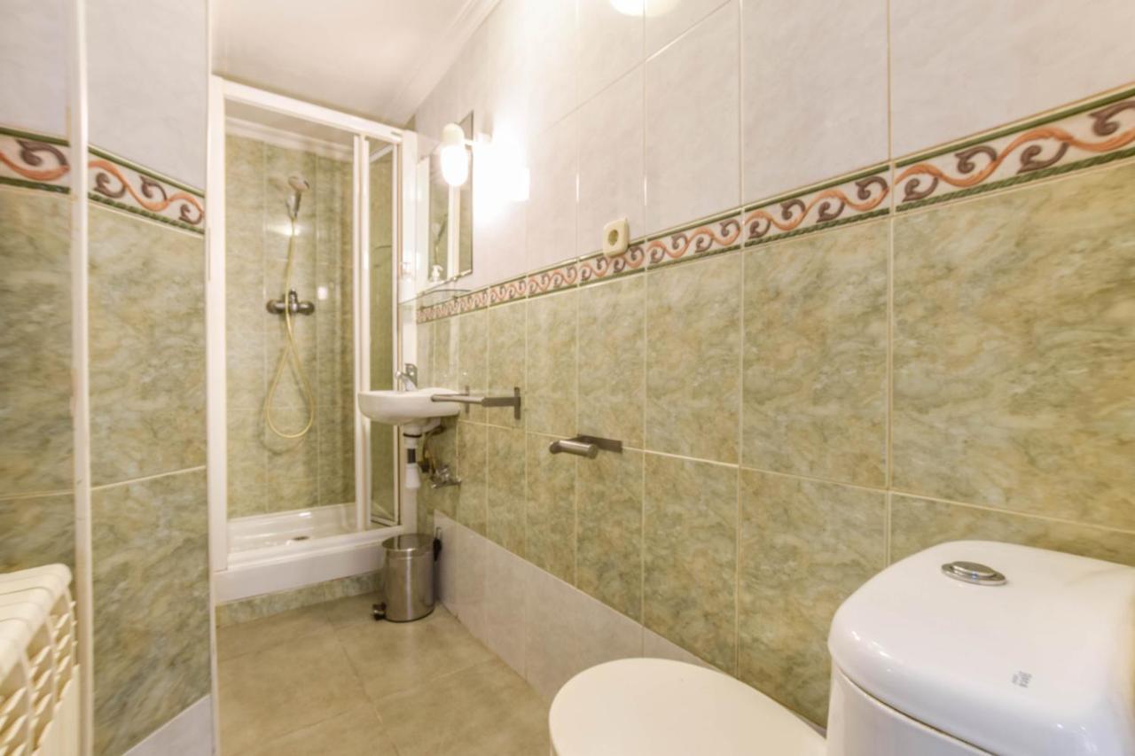 Apartamento Plaza De Lavpies Apartment Мадрид Екстериор снимка