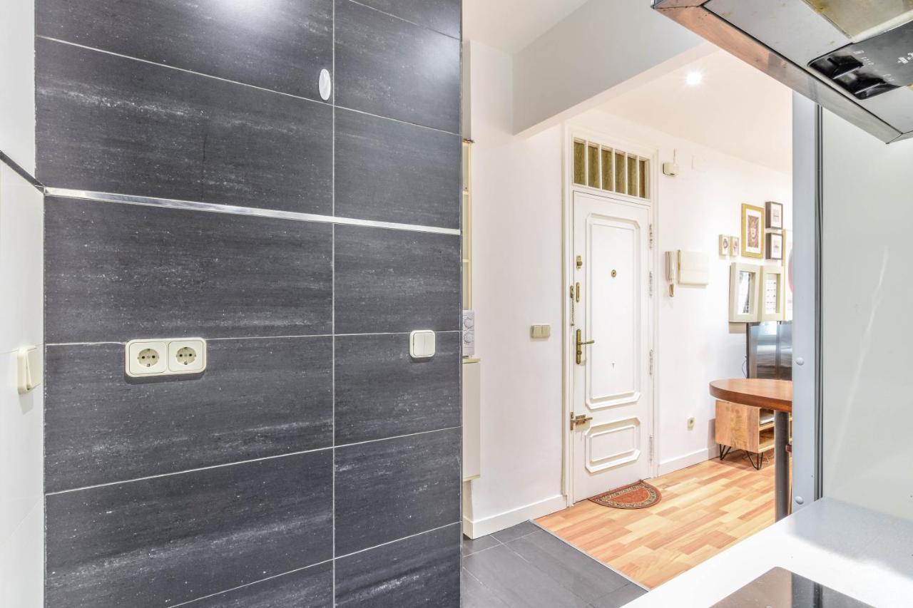 Apartamento Plaza De Lavpies Apartment Мадрид Екстериор снимка